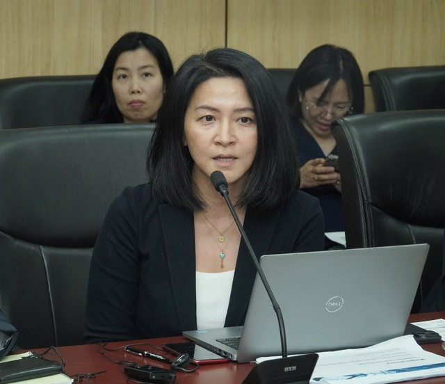 Bà Wanming Du, Trưởng bộ phận chính sách chỉ số, FTSE Russell trao đổi tại buổi làm việc