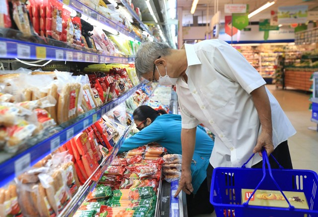 Luật Thuế thu nhập cá nhân (thay thế) mà Bộ Tài chính đề xuất xem xét vào tháng 10/2025 sẽ điều chỉnh mức giảm trừ gia cảnh, căn cứ để nộp thuế TNCN, để phù hợp mức tiêu dùng đã thay đổi .