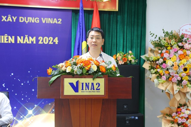 Ông Vũ Trọng Hùng – Tổng Giám đốc trình bày báo cáo kết quả hoạt động SXKD năm 2023 và kế hoạch năm 2024