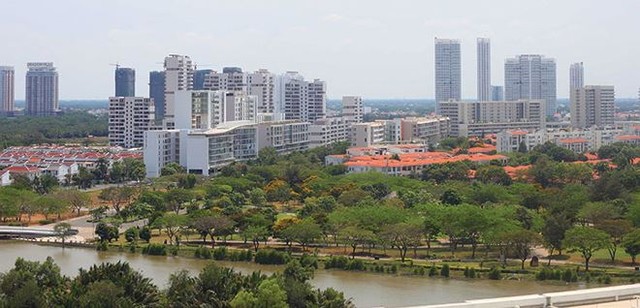 Bất động sản khu Nam gặp nạn vì mùi hôi, khu Đông hưởng lợi