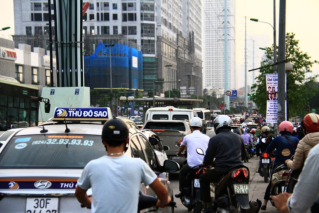Dân số thành thị gia tăng nhanh chóng càng khiến cho nhu cầu về nhà ở ngày một lớn. Ảnh: Thành Nguyễn. Dân số thành thị gia tăng nhanh chóng càng khiến cho nhu cầu về nhà ở ngày một lớn. Ảnh: Thành Nguyễn.