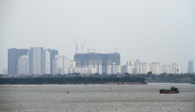 Hà Nội còn nhiều quỹ đất hai bên sông Hồng và bãi giữa. Ảnh: Thành Nguyễn. Hà Nội còn nhiều quỹ đất hai bên sông Hồng và bãi giữa. Ảnh: Thành Nguyễn.