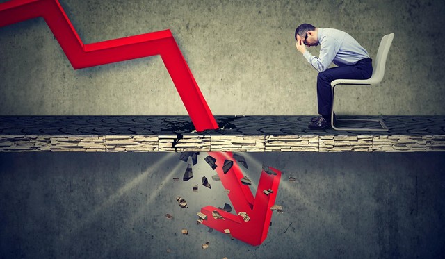 Nhiều nhà đầu tư rơi vào trạng thái chán nản vì thị trường liên tục lao dốc. Ảnh: Shutterstock. Nhiều nhà đầu tư rơi vào trạng thái chán nản vì thị trường liên tục lao dốc. Ảnh: Shutterstock.