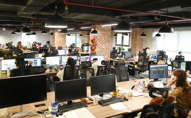 Phòng sáng tạo của Bò và Gấu như một phòng game. Ảnh: Dũng Minh.