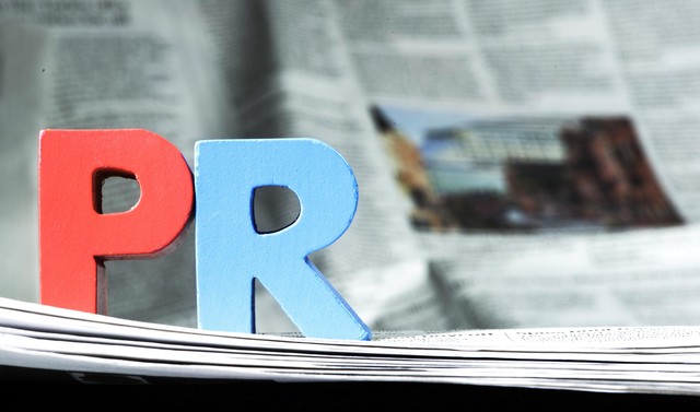 Các &quot;khổ chủ&quot; cần chủ động hơn trong việc minh bạch thông tin để &quot;giải độc&quot; tin đồn. Ảnh: Shuttersotck.