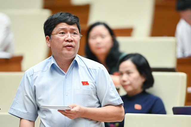 Đại biểu Tạ Văn Hạ. Ảnh: Internet. Đại biểu Tạ Văn Hạ. Ảnh: Internet.