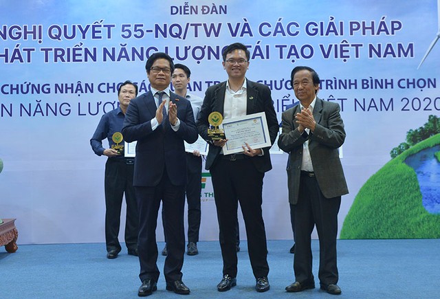 Hệ thống điện năng lượng mặt trời mái nhà De Heus Đồng Nai, 962.37 kWp do Công ty cổ phần Năng lượng TTC thi công lắp đặt nhận Chứng nhận “Dự án năng lượng tái tạo tiêu biểu Việt Nam năm 2020” Hệ thống điện năng lượng mặt trời mái nhà De Heus Đồng Nai, 962.37 kWp do Công ty cổ phần Năng lượng TTC thi công lắp đặt nhận Chứng nhận “Dự án năng lượng tái tạo tiêu biểu Việt Nam năm 2020”
