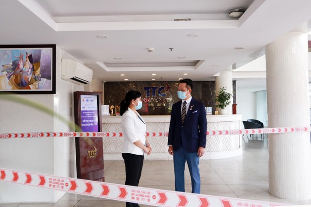 Ông Đặng Hồng Anh, Chủ tịch Hội Doanh nhân trẻ Việt Nam, Phó chủ tịch Tập đoàn TTC, Chủ tịch DHA cho biết, bằng những việc làm thiết thực, TTC rất mong được chung tay cùng Chính phủ và các địa phương đẩy lùi dịch bệnh Ông Đặng Hồng Anh, Chủ tịch Hội Doanh nhân trẻ Việt Nam, Phó chủ tịch Tập đoàn TTC, Chủ tịch DHA cho biết, bằng những việc làm thiết thực, TTC rất mong được chung tay cùng Chính phủ và các địa phương đẩy lùi dịch bệnh