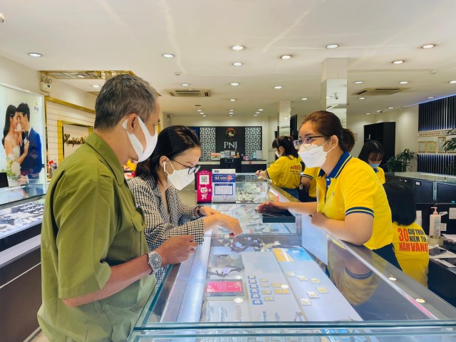 Nhiều người chọn vàng miếng, vàng chỉ thương hiệu vàng SJC