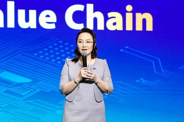 Bà Đặng Huỳnh Ức My – Phó chủ tịch HĐQT TTC AgriS chia sẻ: “Trái ngọt sẽ ngoài mong đợi khi đầu tư cổ phiếu SBT” tại Đại hội đồng cổ đông thường niên 2021-2022