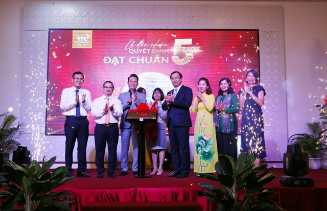 Mới đây, ngày 13/5/2023, TTC Hotel Cần Thơ đã được nhận quyết định công nhận đạt chuẩn 5 sao từ Tổng cục Du lịch Việt Nam.