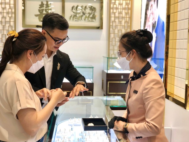 PNJ hoàn thành 55,9% kế hoạch lợi nhuận năm trước bối cảnh thị trường ''gió ngược''. PNJ hoàn thành 55,9% kế hoạch lợi nhuận năm trước bối cảnh thị trường ''gió ngược''.