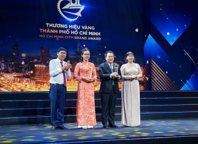 PNJ được vinh danh tại hạng mục Thương hiệu Vàng Trách Nhiệm Xã Hội (Ảnh: Ban tổ chức) PNJ được vinh danh tại hạng mục Thương hiệu Vàng Trách Nhiệm Xã Hội (Ảnh: Ban tổ chức)