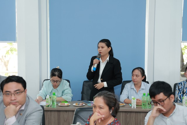 Các cổ đông rất quan tâm đến nội dung tờ trình trái phiếu chuyển đổi, nhất trí thông qua các tờ trình với tỷ lệ cao Các cổ đông rất quan tâm đến nội dung tờ trình trái phiếu chuyển đổi, nhất trí thông qua các tờ trình với tỷ lệ cao