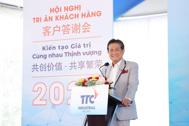 Ông Đặng Văn Thành - Chủ tịch Tập đoàn TTC phát biểu tại sự kiện, đồng thời chia sẻ kinh nghiệm quản trị và điều hành doanh nghiệp. Ông Đặng Văn Thành - Chủ tịch Tập đoàn TTC phát biểu tại sự kiện, đồng thời chia sẻ kinh nghiệm quản trị và điều hành doanh nghiệp.