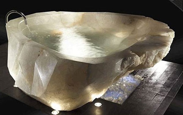 Giường ngủ, toilet, bồn tắm có giá cả chục tỷ đồng khiến nhiều đại gia “khóc thét“ ảnh 4 Giường ngủ, toilet, bồn tắm có giá cả chục tỷ đồng khiến nhiều đại gia “khóc thét“ ảnh 4