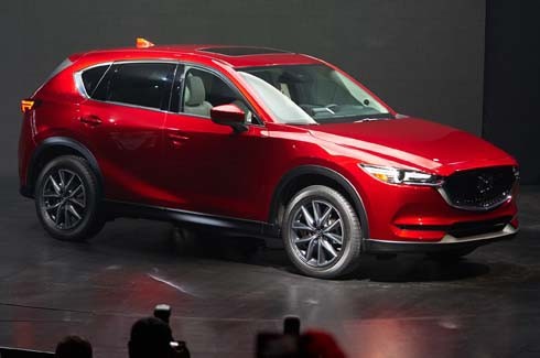 Cuộc chiến Honda CR-V 2017 và Mazda CX-5 2017 ảnh 2 Cuộc chiến Honda CR-V 2017 và Mazda CX-5 2017 ảnh 2