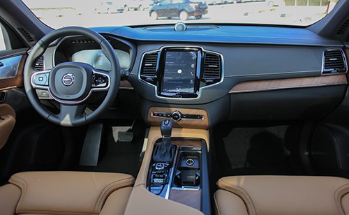 Volvo XC90 Inscription giá 4 tỷ - xe sang kiểu mới cho khách Việt ảnh 4 Volvo XC90 Inscription giá 4 tỷ - xe sang kiểu mới cho khách Việt ảnh 4