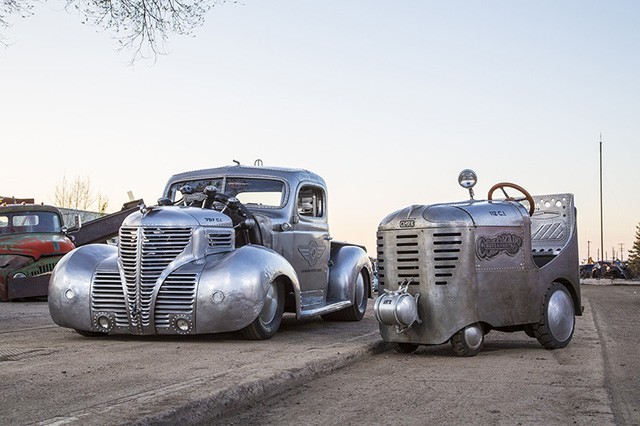 Chiếc bán tải độc đáo sử dụng động cơ 7 xy-lanh ảnh 17