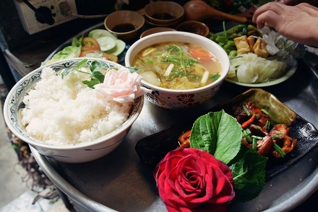 Quán cơm chỉ bán 25 suất mỗi ngày ảnh 4 Quán cơm chỉ bán 25 suất mỗi ngày ảnh 4