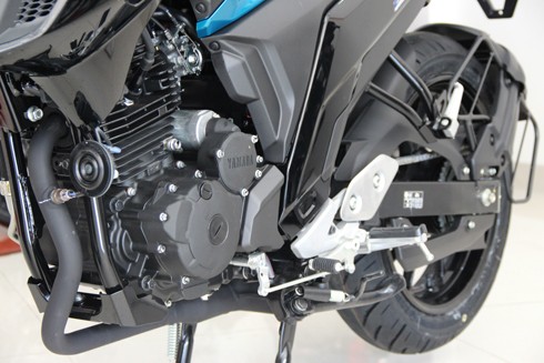 Yamaha FZ25 2017 đầu tiên về Việt Nam giá hơn 60 triệu ảnh 8 Yamaha FZ25 2017 đầu tiên về Việt Nam giá hơn 60 triệu ảnh 8