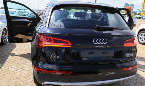 Audi Q5 đời mới cập cảng Sài Gòn ảnh 3 Audi Q5 đời mới cập cảng Sài Gòn ảnh 3