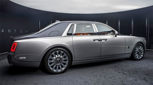 Rolls-Royce Phantom 2018 - thiết lập đỉnh cao siêu sang mới ảnh 3 Rolls-Royce Phantom 2018 - thiết lập đỉnh cao siêu sang mới ảnh 3