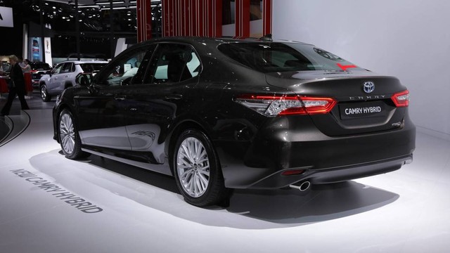 Toyota Camry trở lại châu Âu sau 14 năm vắng bóng ảnh 3 Toyota Camry trở lại châu Âu sau 14 năm vắng bóng ảnh 3