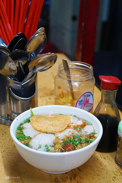 Xe mì gốc Hoa sau 40 năm vẫn bán bên vỉa hè Sài Gòn ảnh 1 Xe mì gốc Hoa sau 40 năm vẫn bán bên vỉa hè Sài Gòn ảnh 1