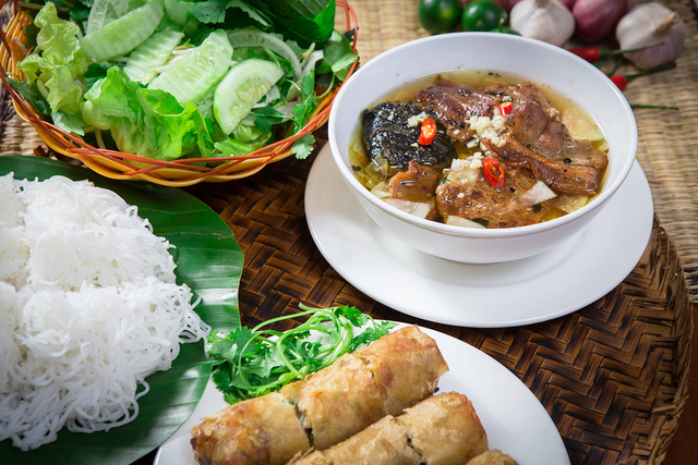 4 quán bún chả lâu đời nhất Hà Nội ảnh 2 4 quán bún chả lâu đời nhất Hà Nội ảnh 2