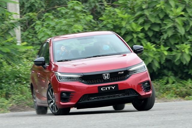Honda City trở lại sân chơi khi phiên bản mới bắt đầu giao tới tay khách hàng từ đầu năm 2021. Honda City trở lại sân chơi khi phiên bản mới bắt đầu giao tới tay khách hàng từ đầu năm 2021.