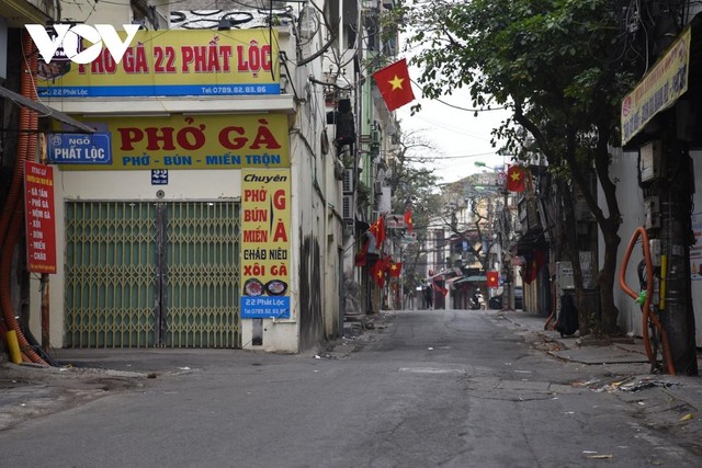 Chỉ có thể được nhìn ngắm, trải nghiệm một phố cổ vắng vẻ vào ngày đầu năm.