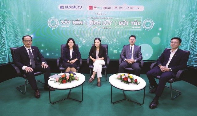 Bên cạnh các ấn phẩm định kỳ, thời gian gần đây, Báo Đầu tư tổ chức nhiều sự kiện trực tuyến để tương tác sâu hơn với độc giả. Bên cạnh các ấn phẩm định kỳ, thời gian gần đây, Báo Đầu tư tổ chức nhiều sự kiện trực tuyến để tương tác sâu hơn với độc giả.
