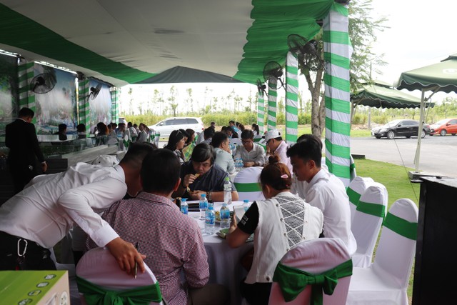 Nhà đầu tư bắt đầu đi săn bất động sản trở lại. Nhà đầu tư bắt đầu đi săn bất động sản trở lại.