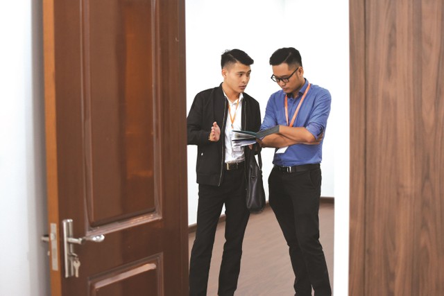 Giá nhà tăng quá cao sẽ hạn chế khả năng tiếp cận của người mua. Ảnh: Dũng Minh.