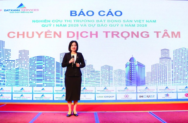 Bà Trịnh Thị Kim Liên - Giám đốc Kinh doanh Dat Xanh Services Bà Trịnh Thị Kim Liên - Giám đốc Kinh doanh Dat Xanh Services