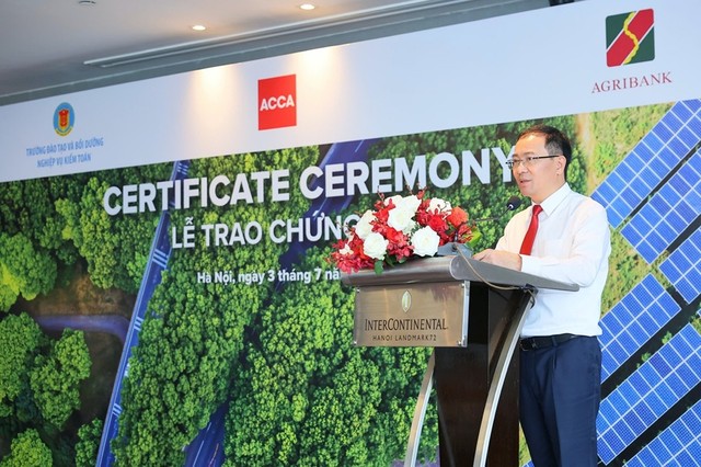 Ông Đoàn Ngọc Lưu, Phó tổng giám đốc của Agribank chia sẻ tại Lễ trao chứng chỉ. Ảnh: ACCA Việt Nam. Ông Đoàn Ngọc Lưu, Phó tổng giám đốc của Agribank chia sẻ tại Lễ trao chứng chỉ. Ảnh: ACCA Việt Nam.