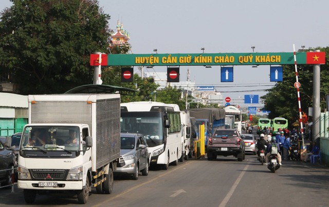 Cần Giờ thường xuyên nhộn nhịp thời gian gần đây. Ảnh: Lê Toàn.