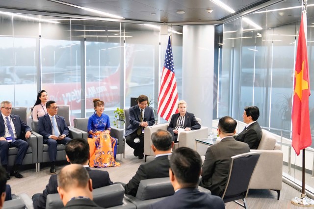 Chủ tịch Vietjet - Tiến sĩ Nguyễn Thị Phương Thảo phát biểu tại buổi tiếp. Chủ tịch Vietjet - Tiến sĩ Nguyễn Thị Phương Thảo phát biểu tại buổi tiếp.