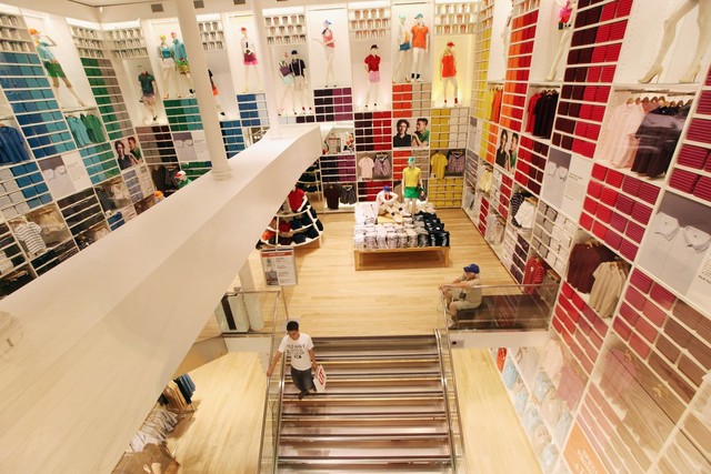Uniqlo muốn vượt Zara, cạnh tranh với Amazon ảnh 1 Uniqlo muốn vượt Zara, cạnh tranh với Amazon ảnh 1