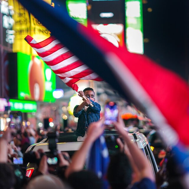 Nước Mỹ đang có một đêm ăn mừng bất tận