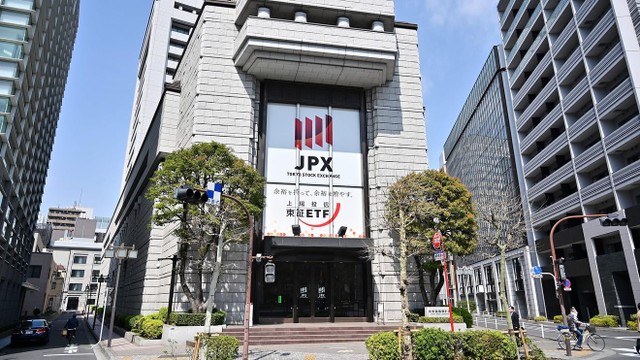 Tổng giám đốc TSE đã mất việc sau sự cố ngừng giao dịch 1 ngày Tổng giám đốc TSE đã mất việc sau sự cố ngừng giao dịch 1 ngày