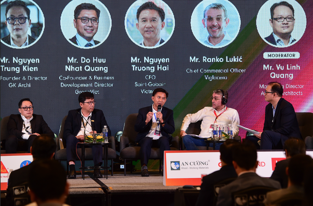 Tổng giám đốc Saint-Gobain Việt Nam - Ông Nguyễn Trường Hải có những chia sẻ về chủ đề “Giải pháp nhẹ và bền vững từ Saint-Gobain hướng đến ngành xây dựng xanh” Tổng giám đốc Saint-Gobain Việt Nam - Ông Nguyễn Trường Hải có những chia sẻ về chủ đề “Giải pháp nhẹ và bền vững từ Saint-Gobain hướng đến ngành xây dựng xanh”