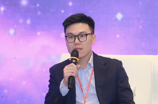 Ông Đỗ Thanh Tùng, Phó giám đốc Phân tích Công ty cổ phần Chứng khoán Rồng Việt Ông Đỗ Thanh Tùng, Phó giám đốc Phân tích Công ty cổ phần Chứng khoán Rồng Việt