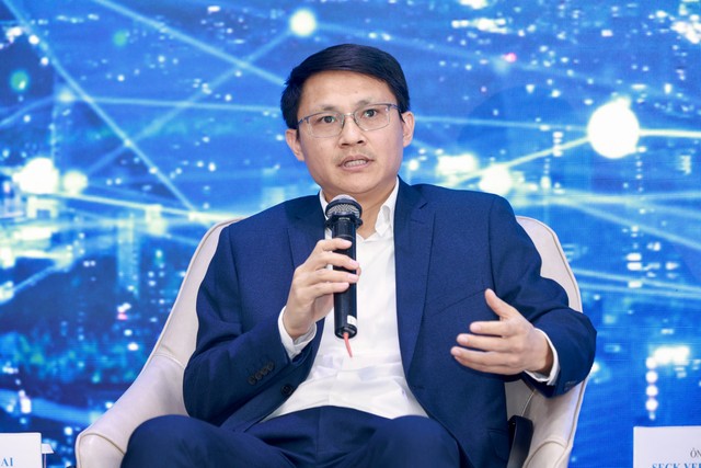 Ông Võ Xuân Hoài, Phó giám đốc Trung tâm Đổi mới Sáng tạo Quốc gia (NIC) chia sẻ tại Hội thảo