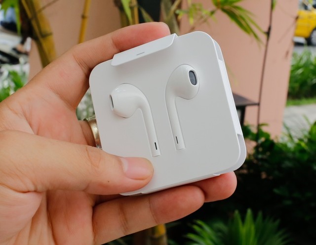 iPhone 7 Plus đầu tiên về Việt Nam, giá gần 38 triệu đồng ảnh 3 iPhone 7 Plus đầu tiên về Việt Nam, giá gần 38 triệu đồng ảnh 3