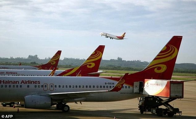 Hàng trăm khách mắc kẹt lại sân bay vì cơ trưởng... cầm nhầm hộ chiếu ảnh 1 Hàng trăm khách mắc kẹt lại sân bay vì cơ trưởng... cầm nhầm hộ chiếu ảnh 1