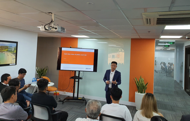 Hội thảo “Chiến lược chọn cổ phiếu và cơ hội đầu tư quý IV/2020-2021”