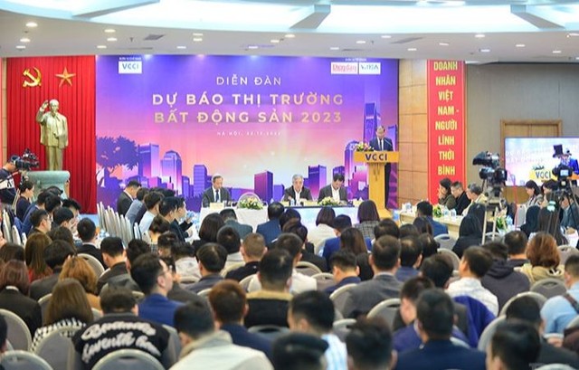 Toàn cảnh diễn đàn Toàn cảnh diễn đàn