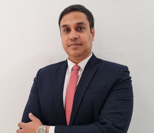 Ông Surajit Rakshit, Giám đốc toàn quốc Trung tâm thanh toán quốc tế và tài trợ chuỗi cung ứng, HSBC Việt Nam Ông Surajit Rakshit, Giám đốc toàn quốc Trung tâm thanh toán quốc tế và tài trợ chuỗi cung ứng, HSBC Việt Nam